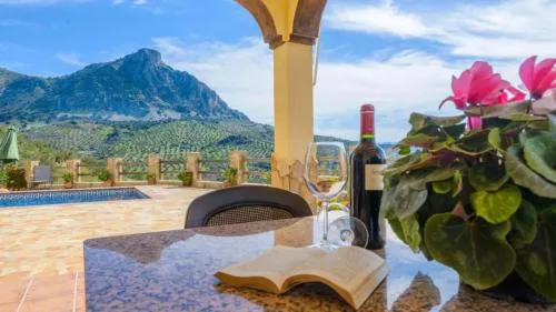 Comfortable Chalet in El Gastor with Private Pool