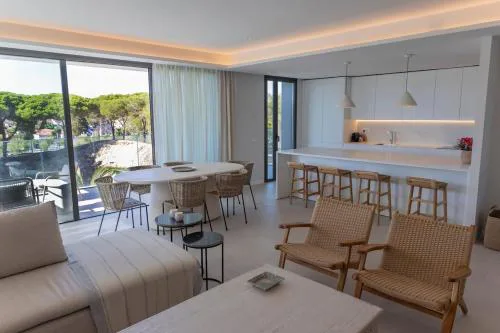 GINVA - Luxury Beachfront Apartment