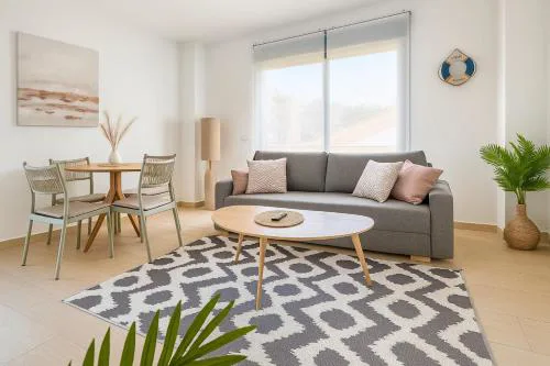 Luminoso Apartamento con Balcón