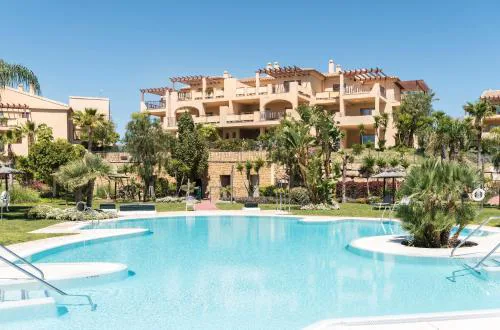 2-Bedroom Sea View Apartment in Benahavis