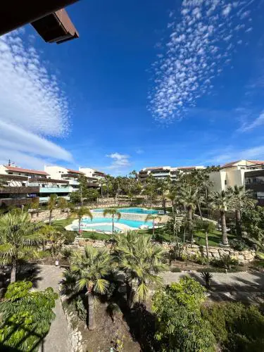 2BR Luxe Stay in Marbella Close to Beaches
