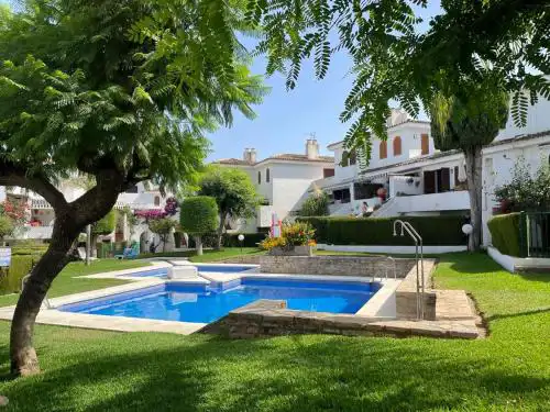 4 Bedroom Townhouse 200 meters from the Beach!