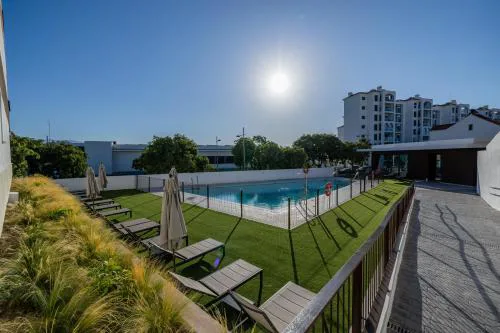 AR3 Stylish new apartment in Estepona with pool, gym and garage
