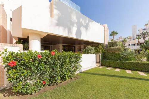BAHIA DE LA PLATA-Exclusive Seafront Apartment-4Pax