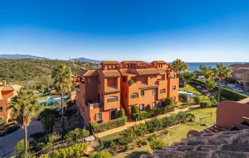 Beautiful Home In Estepona With Wifi