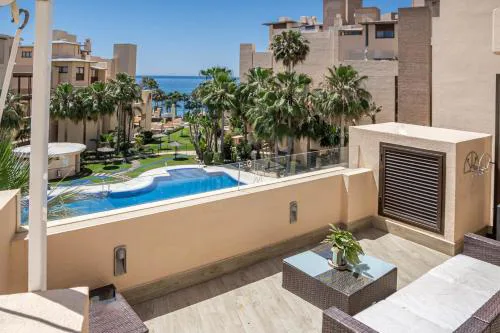 BP7C.2A Beachfront Penthouse with Private Pool