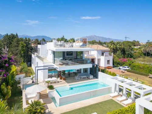 Brand New 7B Villa Zelda Beachside New Golden Mile