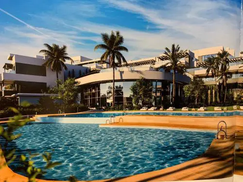 CASA CASU NEW STUNNING 3 BED RAISED GROUND FLOOR APARTMENT & HUGE BALCONY WITH SEA POOL & MOUNTAIN VIEW INDOOR & OUTDOOR SWIMMING POOLS & GYM WALKING DISTANCE TO BEACH PORT Estepona TRAVELLER AWARD 2023