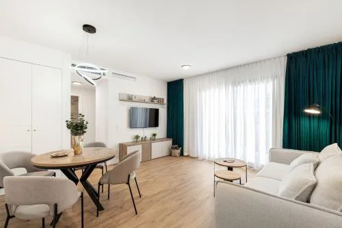 Casa Paseo - new apt with sea views from terrace