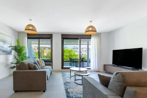 Casa Rosas-luxury central apt Las Mesas Estepona