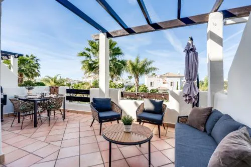 Charming 2BR Apartment l Sunsetgolf