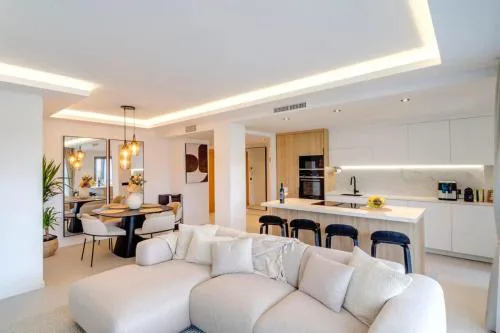 Conde Nest Flat with Wouw Views