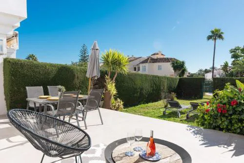 Cozy 3-Bedroom Ground Floor with Large Garden