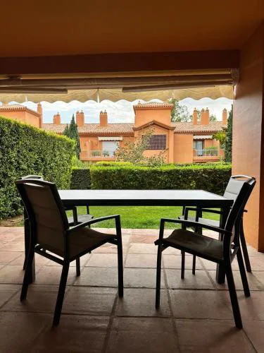 Cozy apartment with garden