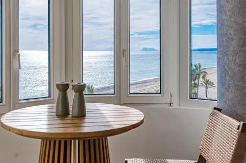 EB4A - Frontline beach city apartment