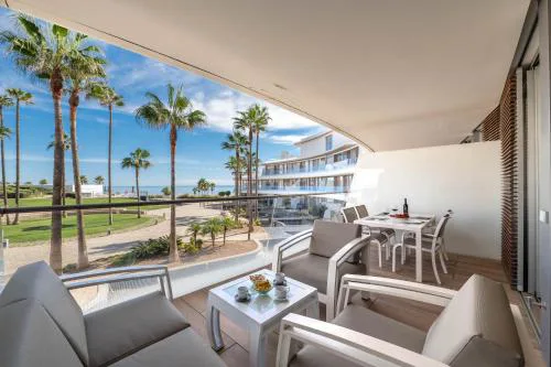 Edge Beachfront 2BR - 3 pools, 1 heated, spa, gym, cowork
