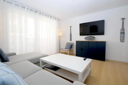Estepona Centre Beachfront Apartment ROSSI