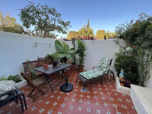 Estepona - Playa - Villa de 2 dormitorios en urbanización cerca del mar Ele9