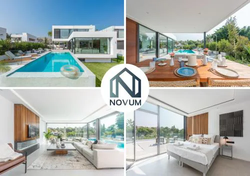 Extravagant 5 BDRM Golfer's Villa with Private Pool