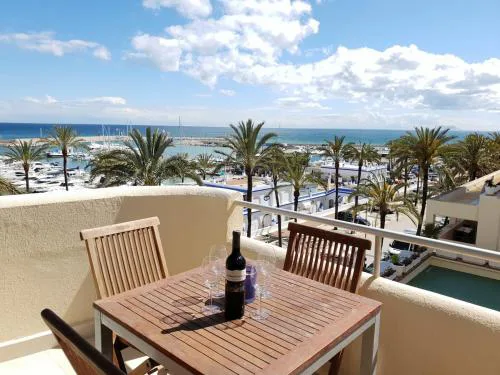 FANTASTIC APARTMENT IN FRONT OF THE SEA & MARINa