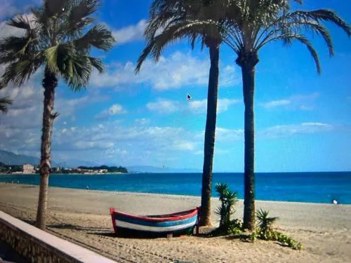 Flat on the Paseo Maritamo!