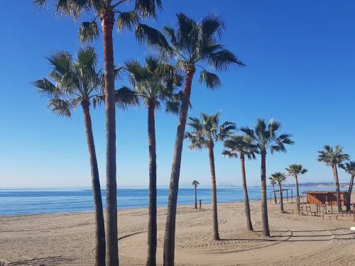 Free Parking, 40 meters from the beach, WI-FI, AC