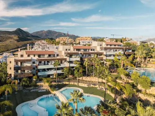Hoyo 100 Views Terrace Pools