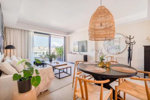 INF3.4I - Modern bright city apartment