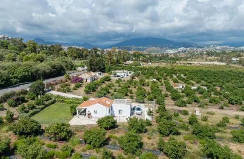 La Casa de los Aguacates entre Marbella, Benahavìs y Estepona