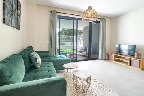 LME2BA- Cozy ground floor flat in luxury resort