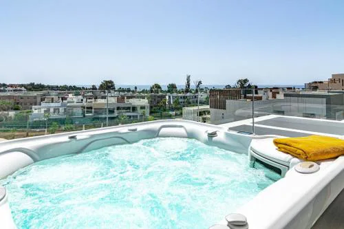 LMS48- Roof terrace jacuzzi sauna