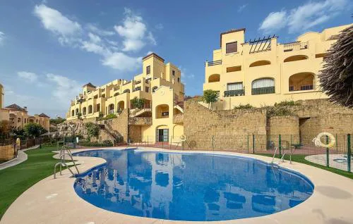 Lovely Apartment In Estepona With Wifi