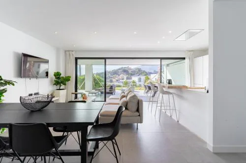 Lux ground floor apt in Mirador