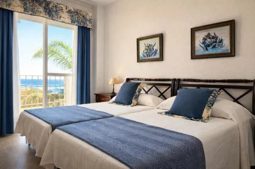Lyrioshomes Precioso Apartamento Puerto de Estepona