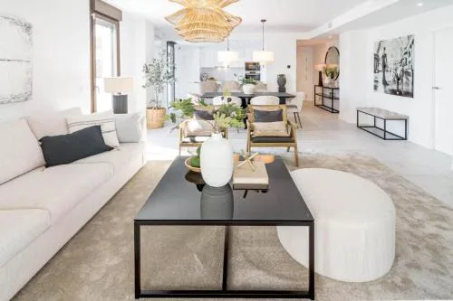 New luxury apartment in Estepona, Costa del Sol - Short walk to the beach, old town & marina