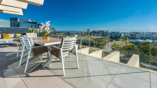 Oasis 325 penthouse