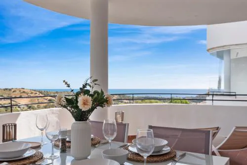 Panoramic Sea View Apartment with Pool