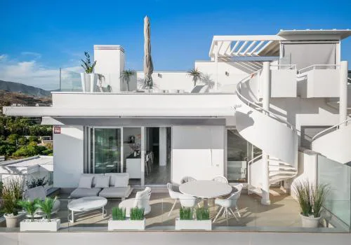 Rico Penthouse Apt - Perfect For Every Season!