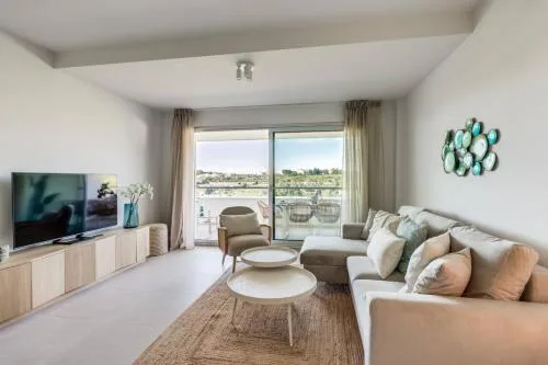 Sea View Apartment in Cancelada - Oceana Gardens - Pool, Gym & Family-Friendly