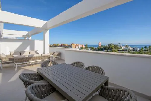 Sea View Brand New 3BR Luxury Retreat Pool Gym