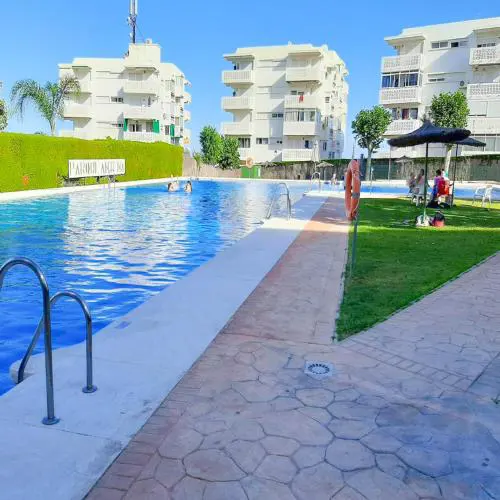 Sol & Beach Apt- Coastal Retreat by the Sea