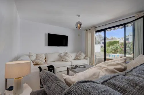 Three Bedroom Townhouse 100 meters from the Beach!
