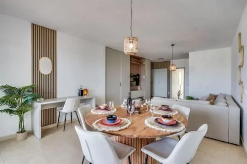 Ultimate Rentals - Scenic 2BR Haven Breathtaking Sea and Garden Views