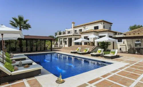 Villa Lola