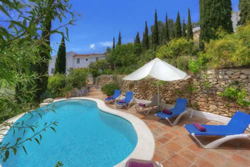 The Old Mill: Pool Sleeps 8 WiFi 4 bed views