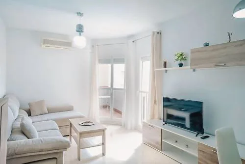 Amplio ideal para familias con piscina y padel