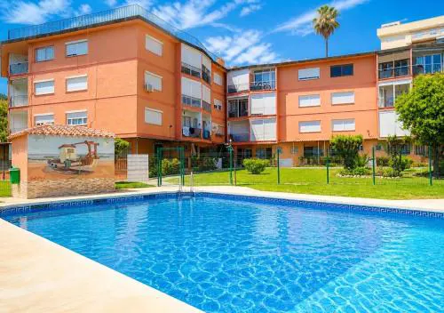 Apartamento acogedor, tipo estudio, con piscina a tan sólo 2 mnt de la playa