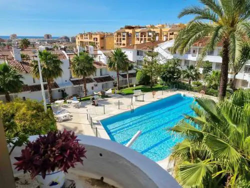 Apt Acogedor con Piscina en Fuengirola