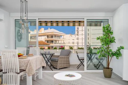 Apt Torreblanca with Pool by Costarentals - Ref 10