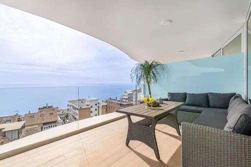 Beachfront paradise with spectacular sea view